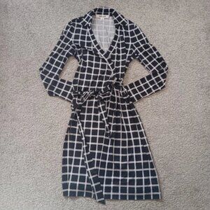 Diane Von Furstenberg Wrap Dress Women's Size 8 Black White 100% Silk Geometric